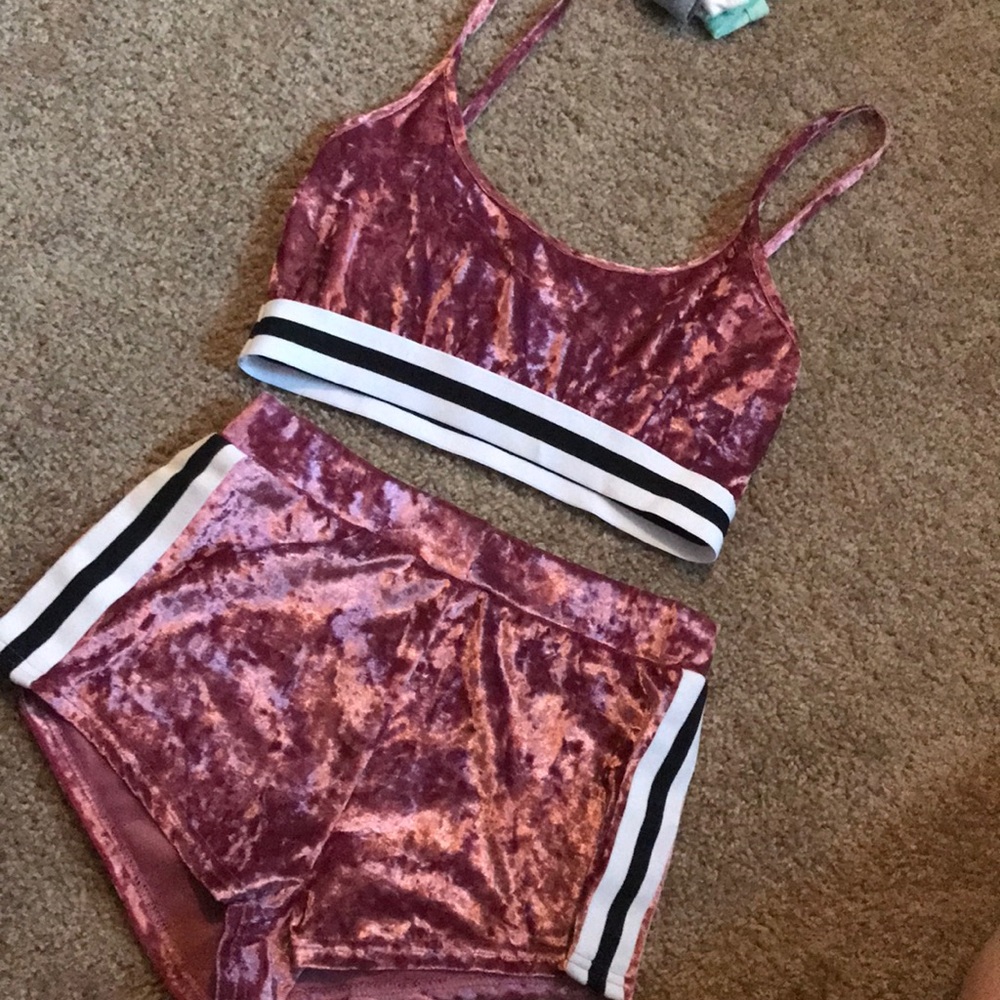 Fest velvet suit